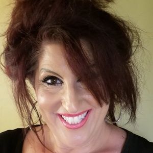 Meet your Posher, Carolgene